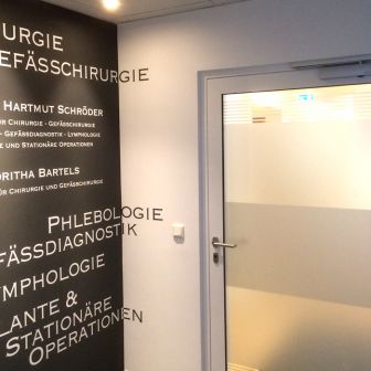 7_praxis_fuer_gefaesschirurgie_eingang.jpg